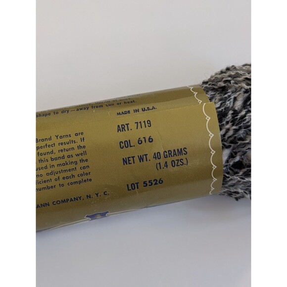 8 Skeins of Vintage Bear Brand Ping Pong Black White & Wool/Orlon Blend Yarn USA - Picture 5 of 9